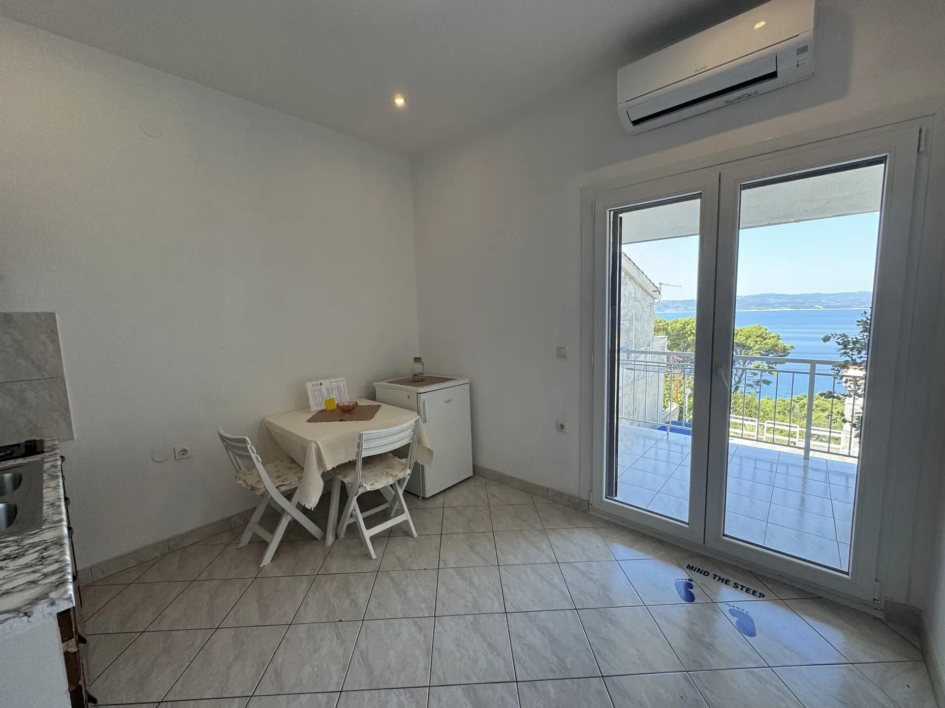 pogled-na-more-apartmani-jovic