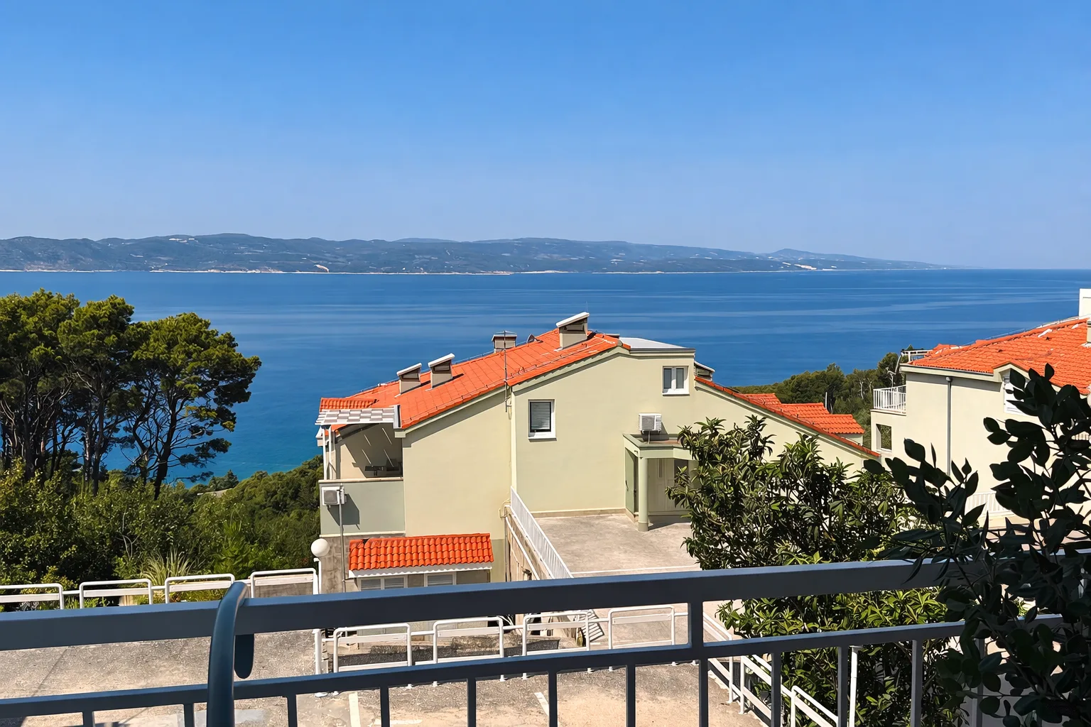 pogled-na-more-apartmani-jovic